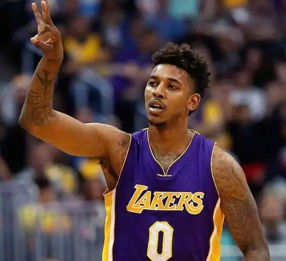 随战绩升级 随战绩升级